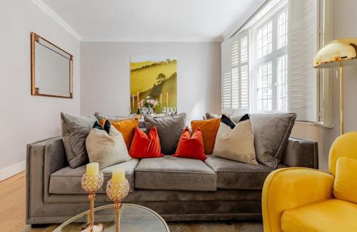 Holborn and Covent Garden Apartment | Revamped & LuxXe for Covent Garden Lovers! Adorable City Home for Families & Friends