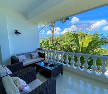 Glacis Villa | Reve Blêu