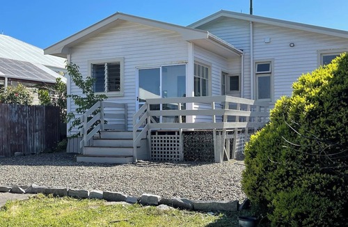 Hokitika House | Revell St. Beach Bungalow - Spacious Boho Home