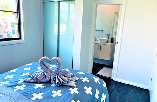 Revesby House | ⭐️⭐️⭐️⭐️⭐️ Revesby 1 Bedroom Granny Flat