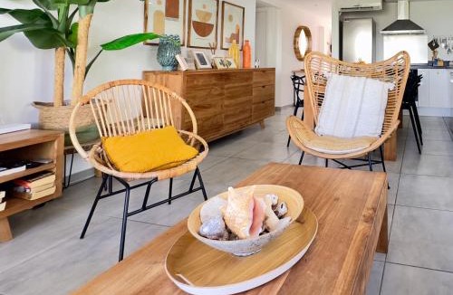 Orient Bay Apartment | Rev’Lointains