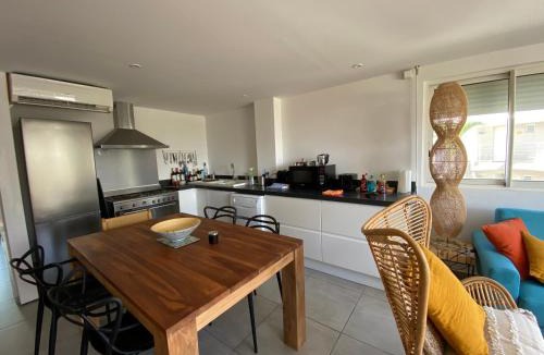 Orient Bay Apartment | Rev’Lointains