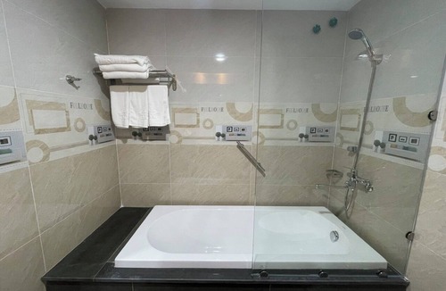An Nhon Hotel | Rex Hotel Binh Dinh - by BAY LUXURY