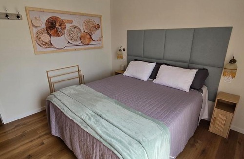 Digosville Apartment | Rez-de-chaussée complet dans une maison contemporaine