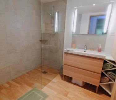 Benevent-et-Charbillac Apartment | Rez de Jardin appartement T3 76 m2 6 personnes