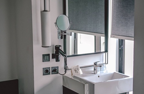 Semarang Hotel | REZ Hotel Semarang