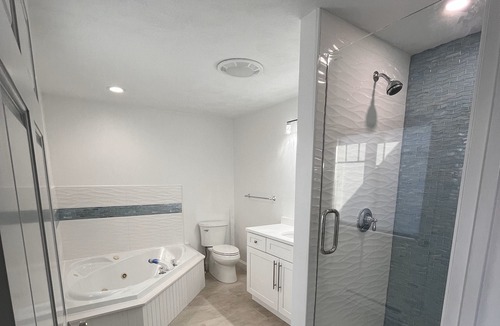 Newport Hotel | Rhea's Inn By The Sea