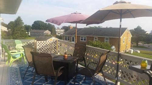 Narragansett House | Rhode Island Oceanview Retreat: Walk to Shore!