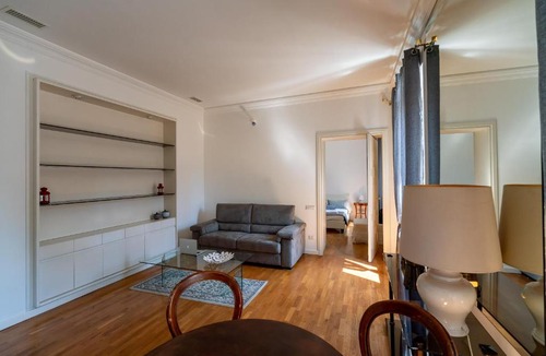 Rione III Colonna House | RHome Trevi