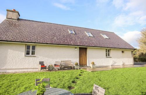 Rhoscolyn House | Rhyd Y Bont Bach