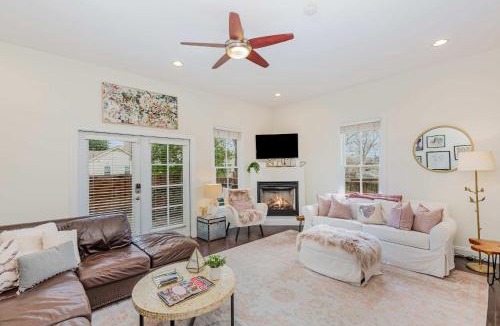 Hope Gardens House | Rhythm & Rest Group Stay with Grill & Cozy Fireplace