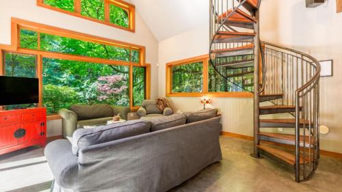 Langley House | Rhythm Waters by AvantStay