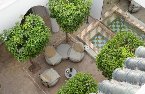 Sidi Ben Slimane El Jazouli Villa | Riad Djannaat Exceptional private riad pool staff