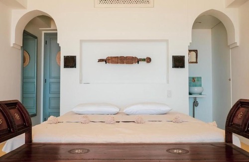 Chinen-son Hotel | Riad Lamp