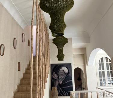 Mouassine Villa | Riad privé Kaolane, piscine, petit-déjeuners, 5min Jemaa el-Fna