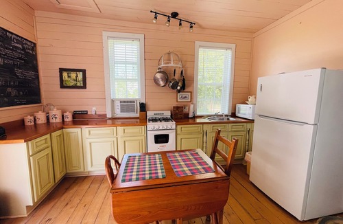 Huntsville Cottage | Ribbon Ridge Schoolhouse