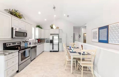 Lincolnville House | Riberia Riviera. A charming spacious 3/2 in heart of Old City