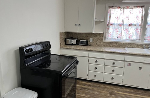 Richfield House | Richfield Corner Cottage- Single level home close to SVC and mountain bike trail