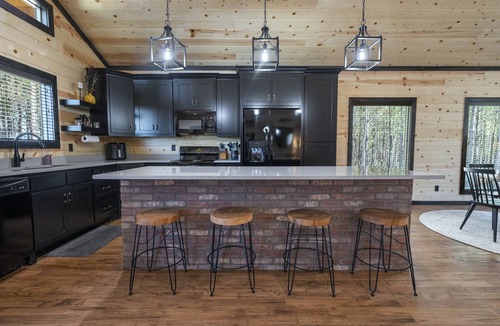 Pickens Cabin | Ride to ATV Trails + Dog Run + Game Room + Bunk Bed Nook + Guests Favorite