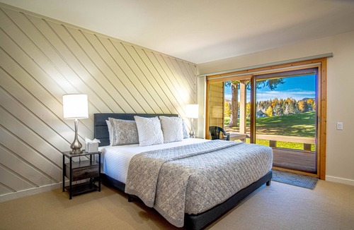 Elkhorn Village Condo | Ridge Condo - Luxury Condo w/Resort Amenities