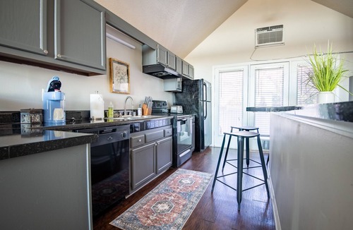 Five Points South Condo | Ridge Retreats Unit G- King Beds/Free Parking/Wifi
