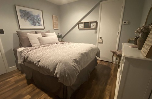 Franklin House | "Ridge View" private with incredible views. Private entrance ,plenty of parking.