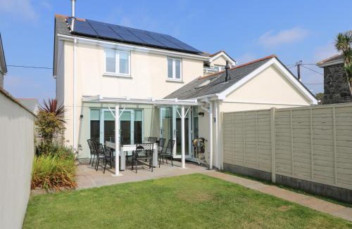 Mullion House | Ridgeback House