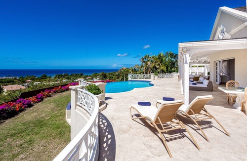 Weston Villa | Ridgefront 4 Bedroom Villa on the beautiful west coast