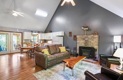 Berkeley Springs House | Ridgetop Retreat- Minutes from Town, Dog Friendly, Wood Fireplace
