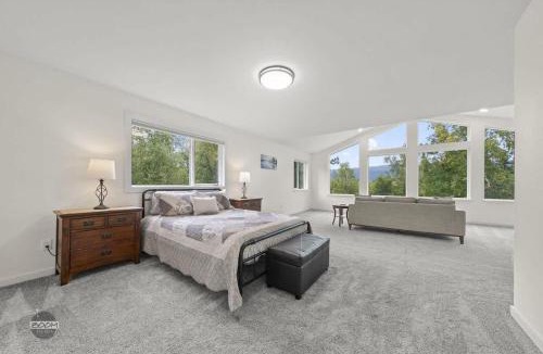 Wasilla House | Ridgeview - Luxurious Home Near Hatcher Pass