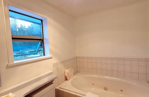 Gold River Hotel | Ridgeview Motor Inn
