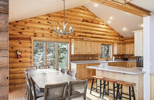 Brian Head Cabin | Ridgeview Retreat, 5-bedroom cabin in Brian Head with jacuzzi, views and stocked