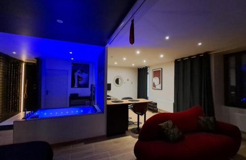 Argenton-sur-Creuse Apartment | Rien Que Pour Nous Spa privé sauna & vidéoprojecteur