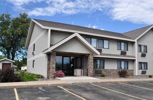 Thorp House | Right on Budget! 2 Budget-friendly Units, Free Breakfast, Near Marieke Gouda!