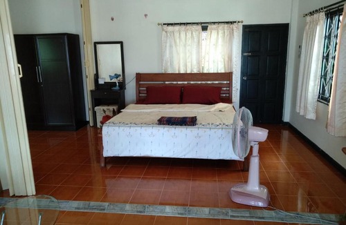 Taling Ngam House | Right on the beach house