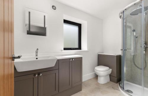 Cosheston Villa | Ringley Wells