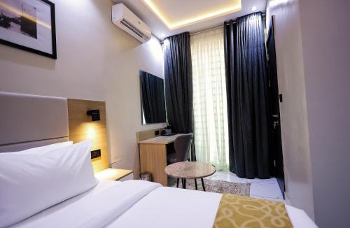Ikeja Hotel | Ringruby Hotel, Oduduwa Way