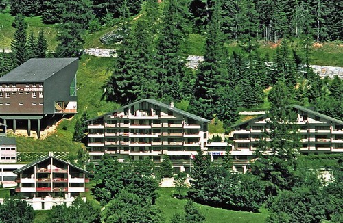 Leukerbad Apartment | Ringstrasse Apt 122 by Interhome