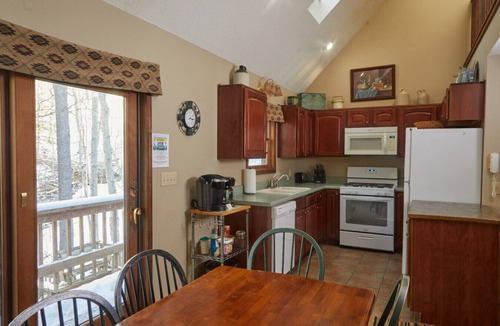 Northface Cabin | Rippling Waters is a Gorgeous cabin close to Timberline mountain slopes!