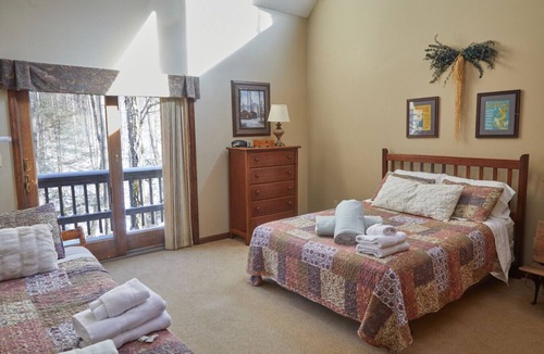 Northface Cabin | Rippling Waters is a Gorgeous cabin close to Timberline mountain slopes!