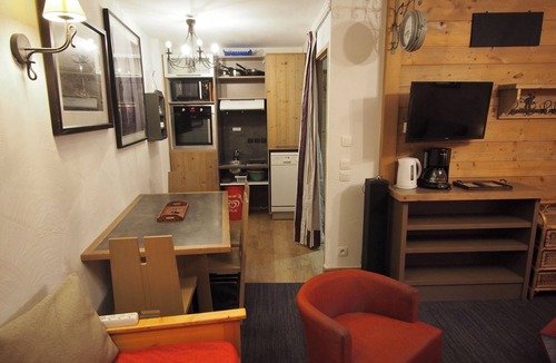 Risoul Apartment | Risoul - Studio 406 - Pool/Sauna - Fully equipped - WIFI - Foot of slopes