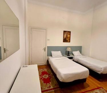 Bab Sharqi Hotel | Ritz hotel