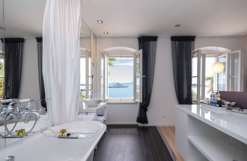 Old Town House | Riva Luxury Suites