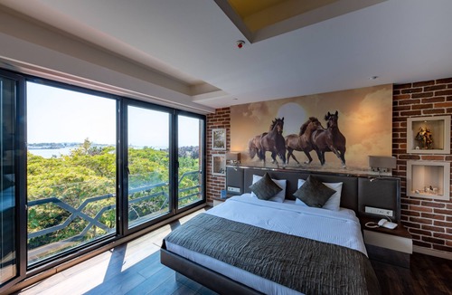 Moda Hotel | Riva's Moda