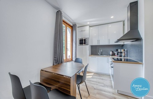 Bredannaz Apartment | Rive Bleu: Charming T2 with Shared Beach