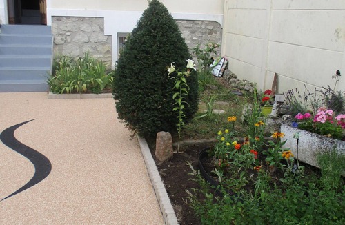 Champigny-sur-Marne Apartment | 'Rive Gauche', 2 steps from Paris, with Garden 'Like at Home'