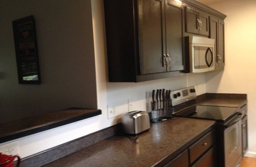 Franklin House | River Access and just 3.5 miles from Downtown Franklin