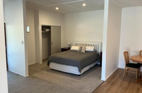 Queensberry Apartment | River and Mountain Central
