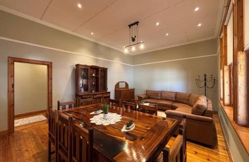 Cradock House | River and Ridge
