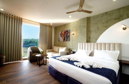 Irinjalakuda Hotel | River Bay Athirappilly